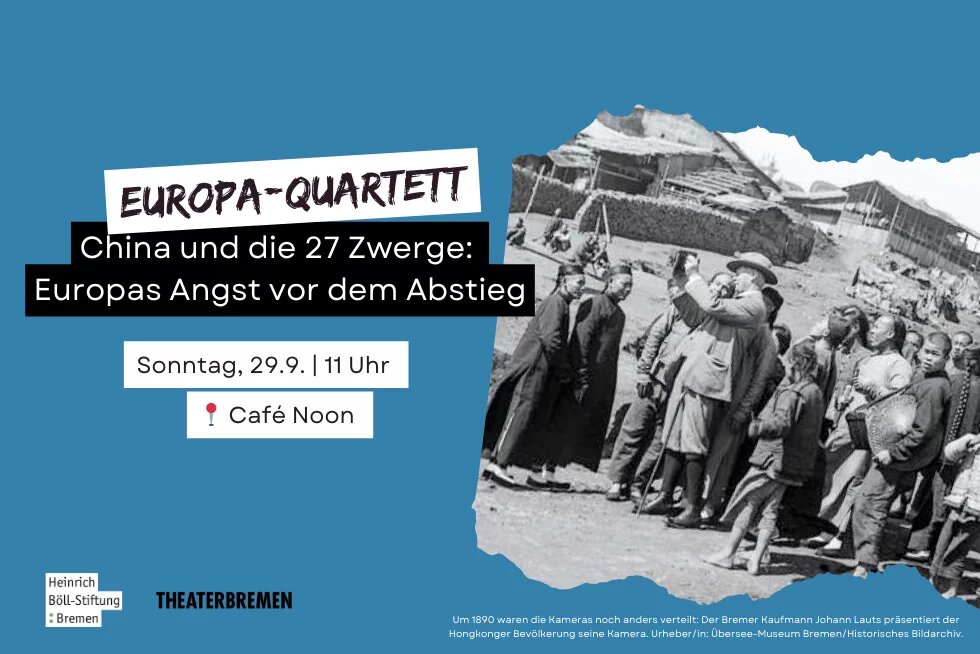 Teaserbild der Veransaltung (alle Infos im Fließtext) mit einem schwarz-weiß-Foto von einem Europäer, der in Asien eine Kamera herumzeigt.